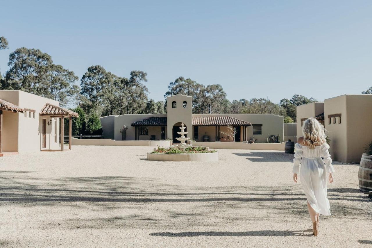 Casa La Vina Pokolbin - Romantic Villas With Outdoor Hot Tubs And Fireplaces Exterior photo